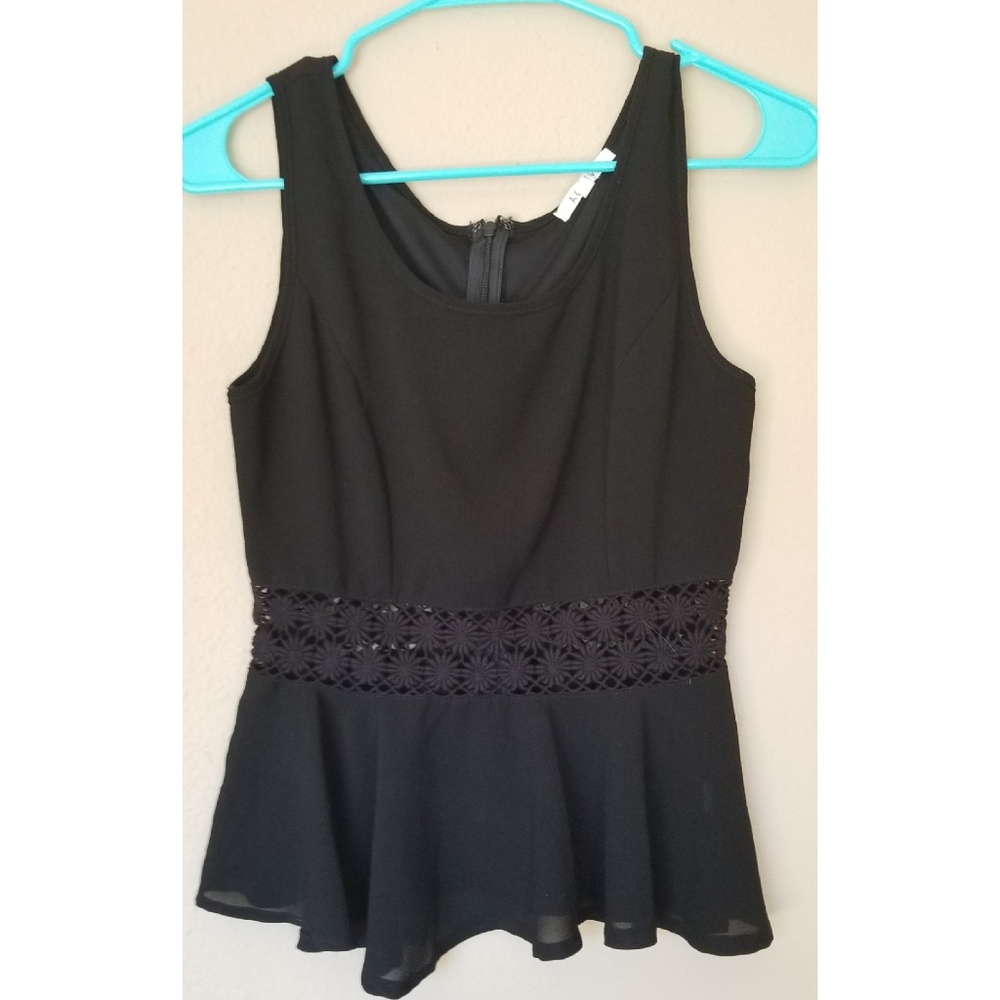 3/$20⭐ Active USA Black peplum tank top